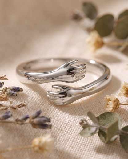 Hug Ring closeup